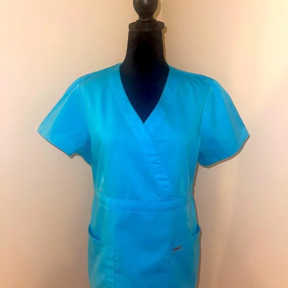 Women’s uniform top 🩵 - Picture 2 of 5